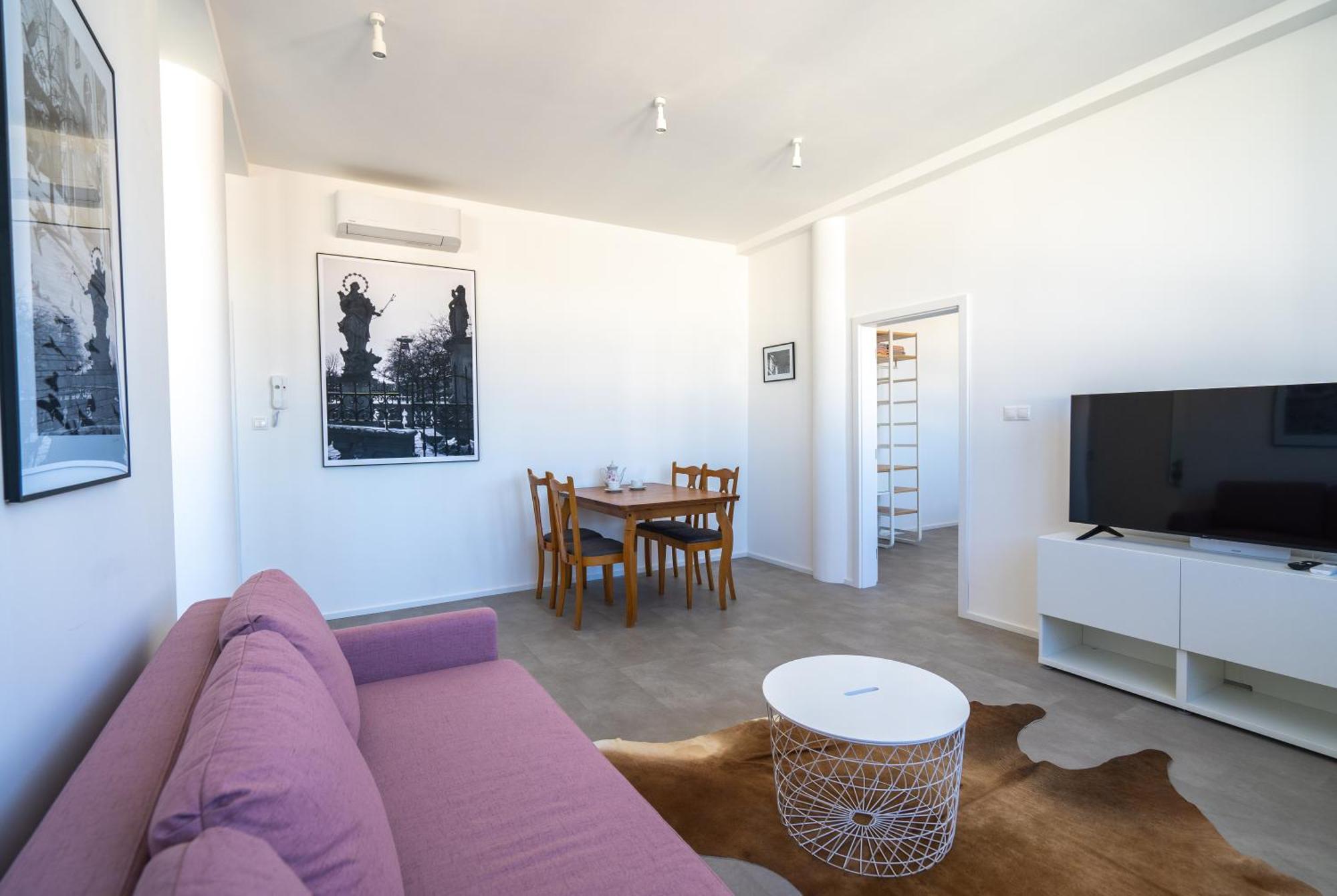 ברטיסלאבה Old Town Apartment Black מראה חיצוני תמונה