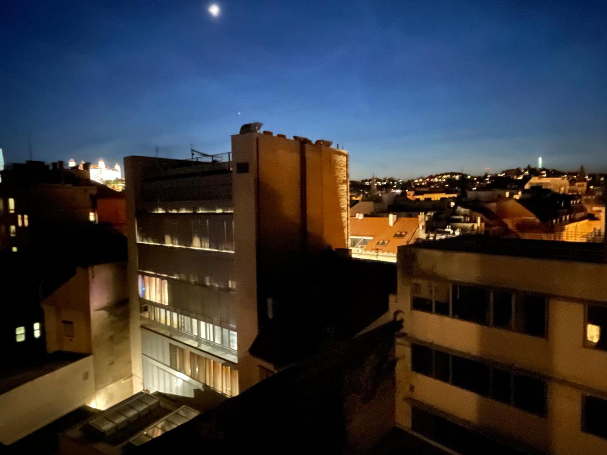 ברטיסלאבה Old Town Apartment Black מראה חיצוני תמונה